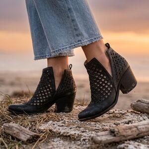 Jeffrey Campbell Black Woven Cromwell Ankle Booties Sz 8.5  Western Boho